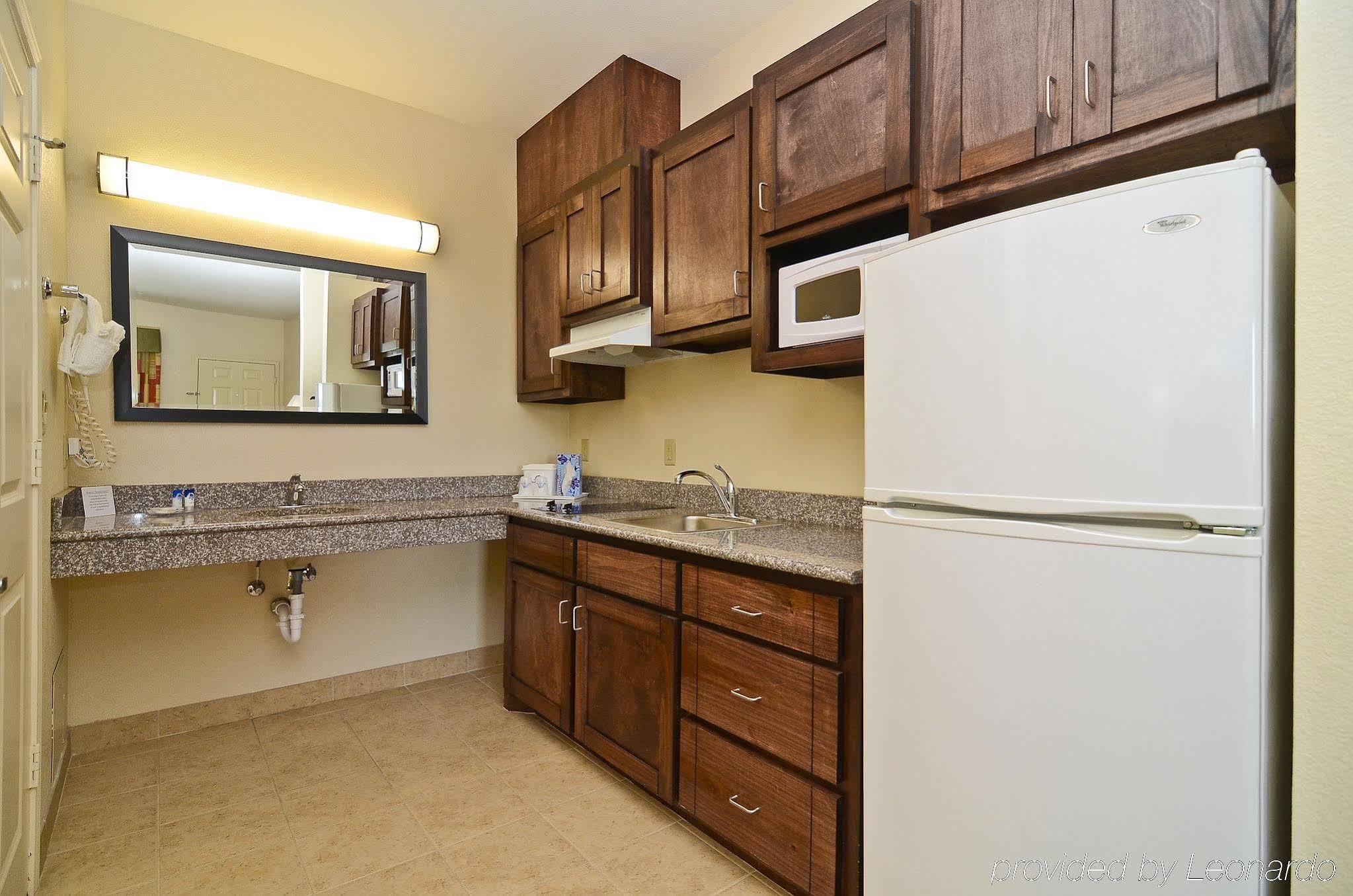 Americas Best Value Inn & Suites Tomball Exterior foto